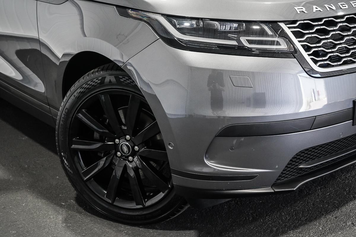 Land Rover Range Rover Velar image 2