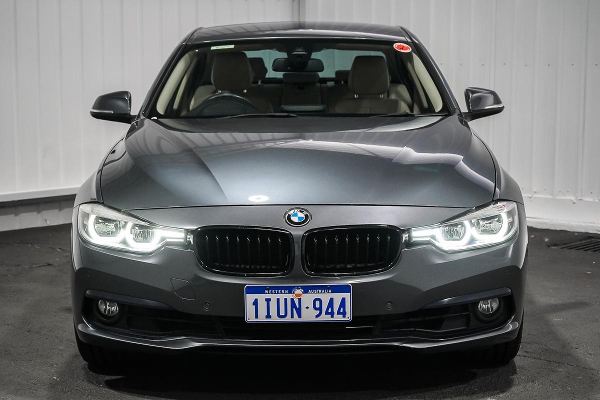 BMW 3 Series image 3