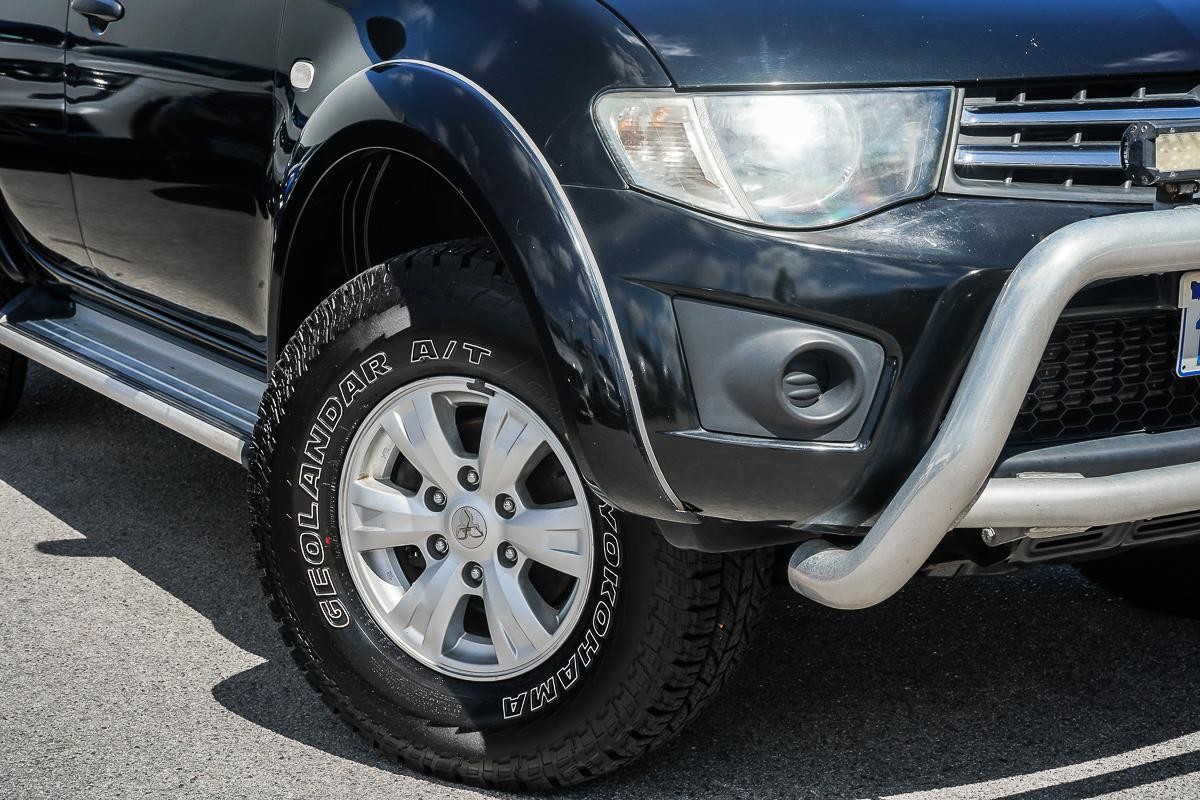 Mitsubishi Triton image 2