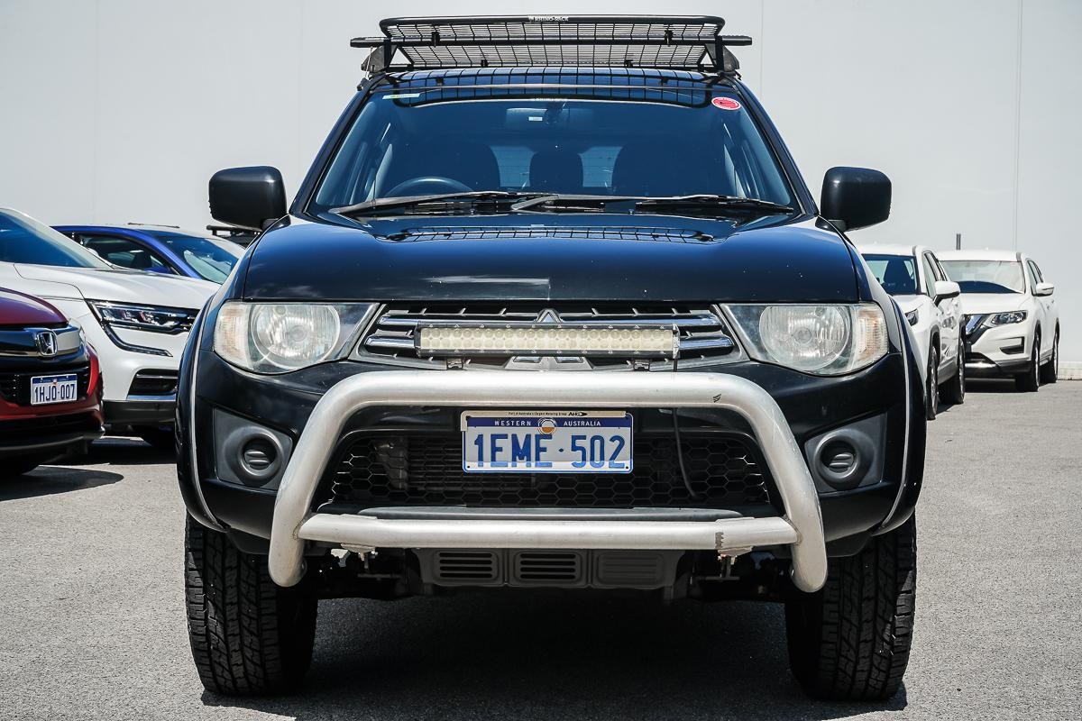 Mitsubishi Triton image 3