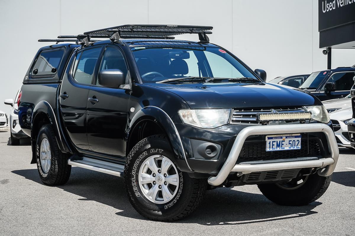 Mitsubishi Triton image 1
