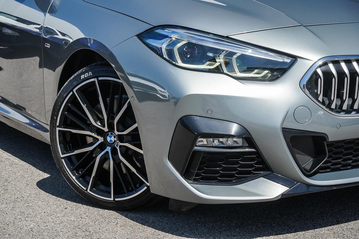 BMW 2 Series image 2