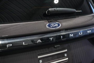 https://dvg-vehicle-assets.s3.amazonaws.com/1202323/cccuizp5lkyw6wpj0xfma3wv5.jpg