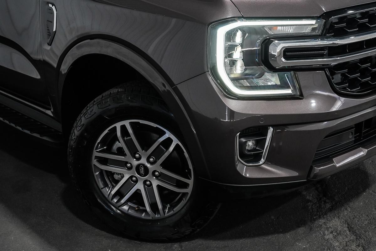 Ford Everest image 2