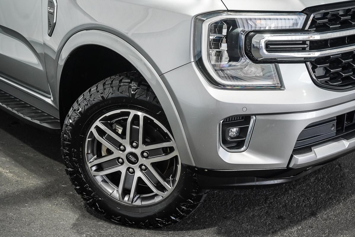 Ford Everest image 2