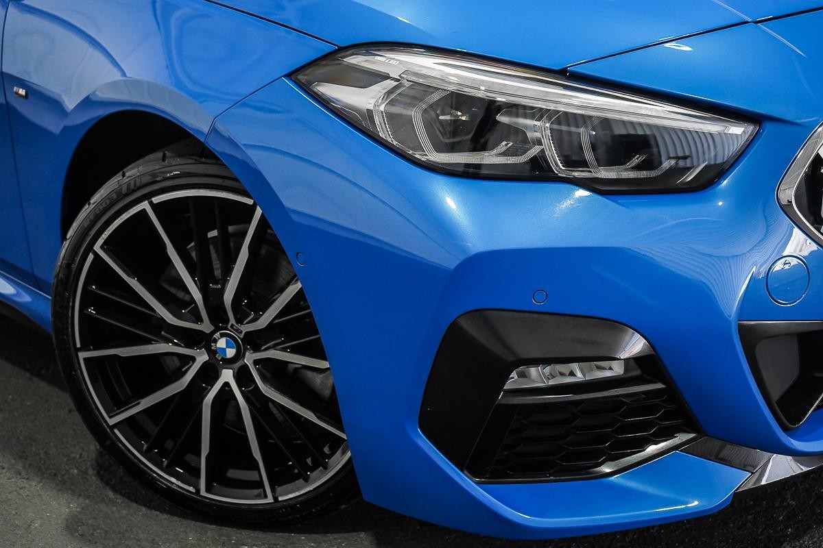 BMW 2 Series image 2