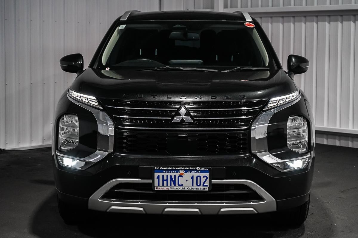 Mitsubishi Outlander image 3