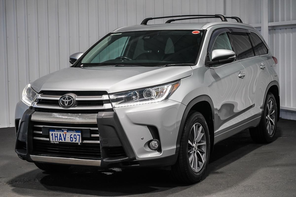 Toyota Kluger image 4
