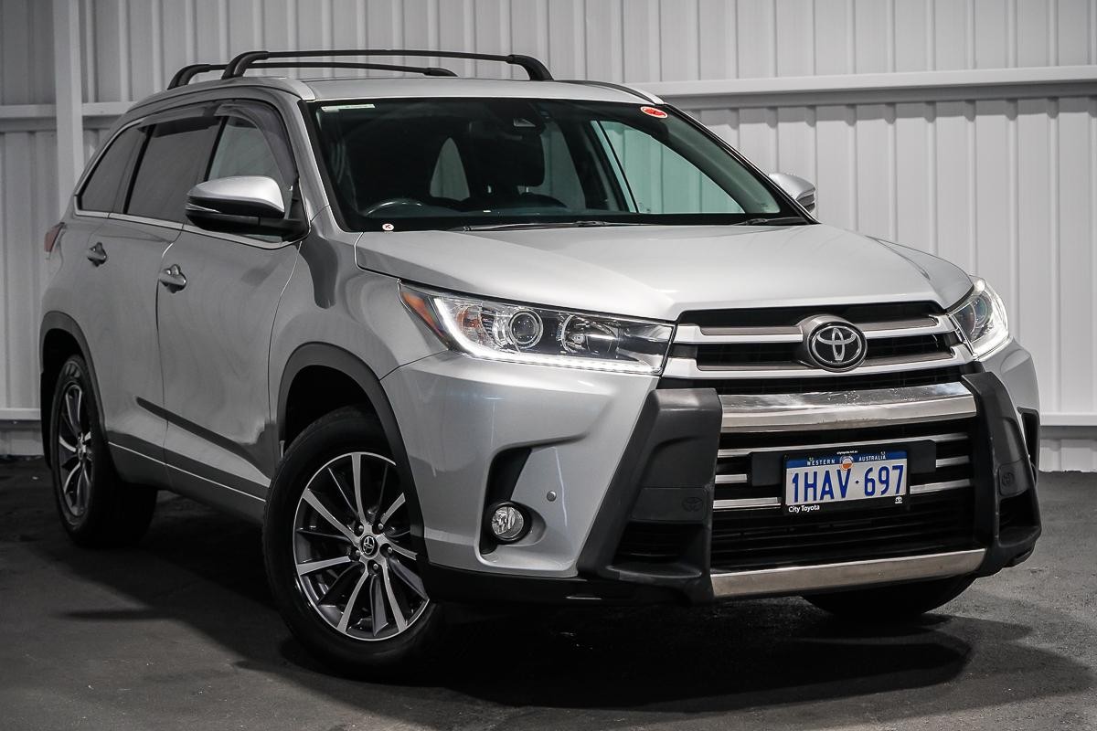 Toyota Kluger image 1