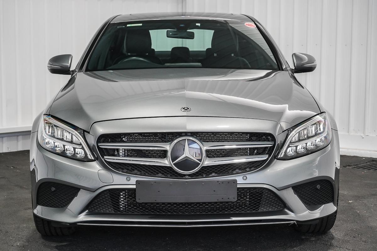 Mercedes Benz C-class image 3