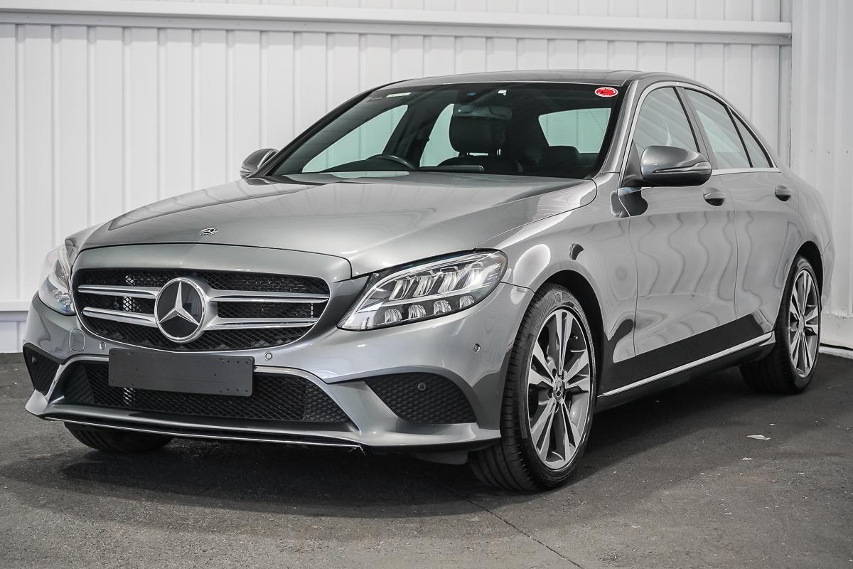 Mercedes Benz C-class image 4