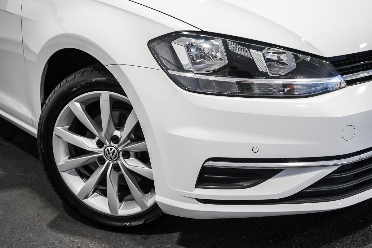 Volkswagen Golf image 2