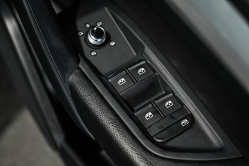 https://dvg-vehicle-assets.s3.amazonaws.com/1202541/5ufmsk6ii3ihwozti7yyh5mua.jpg