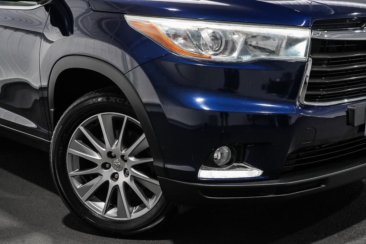 Toyota Kluger image 2