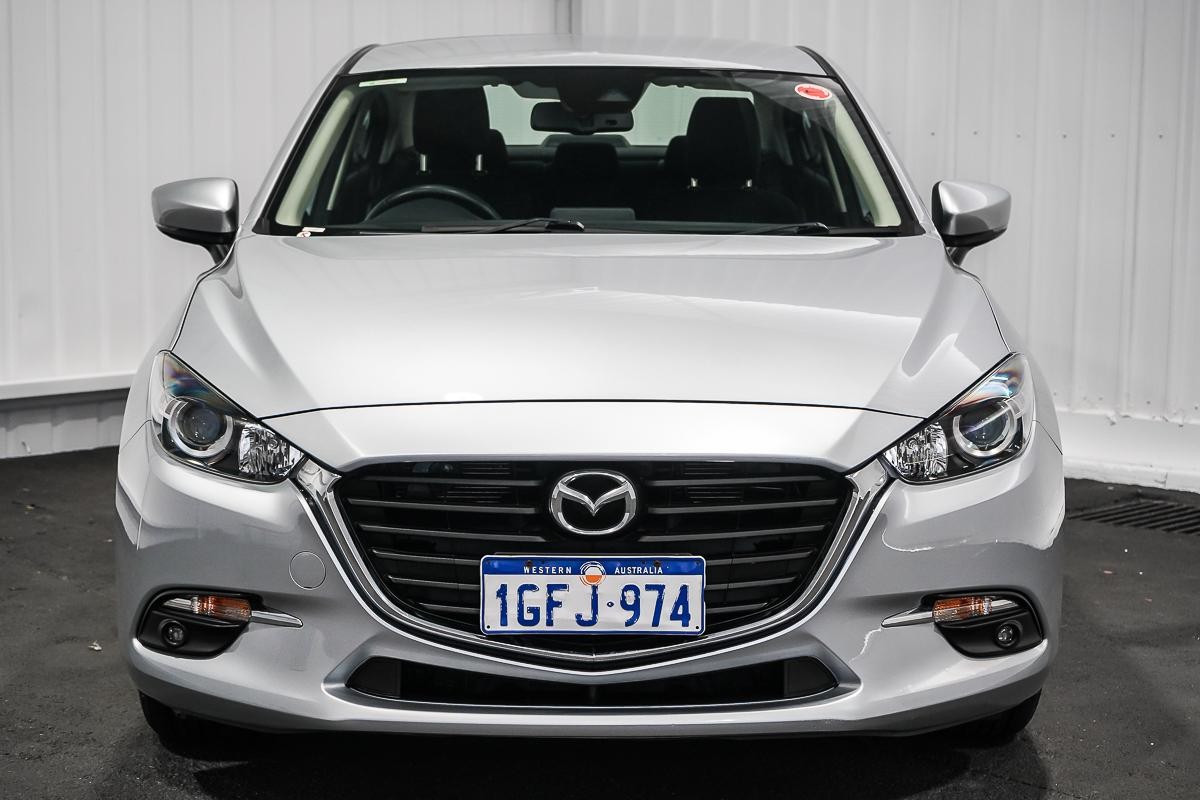 Mazda 3 image 3