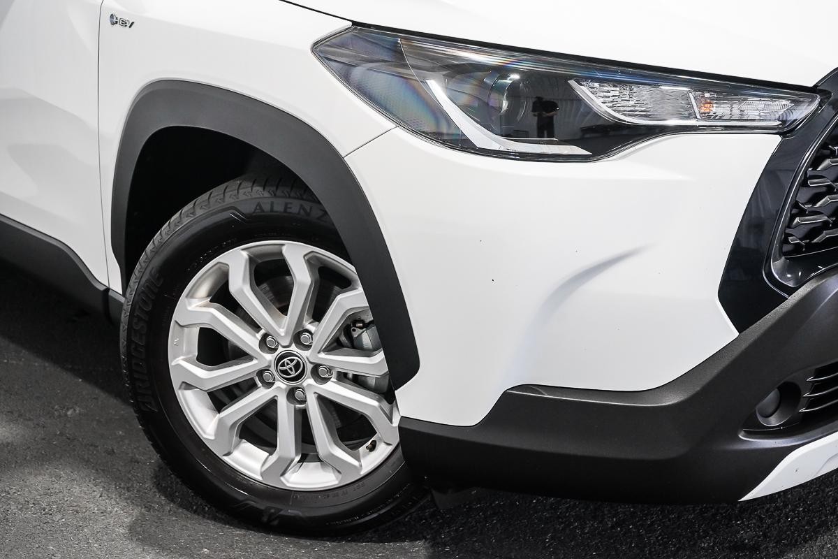 Toyota Corolla Cross image 2