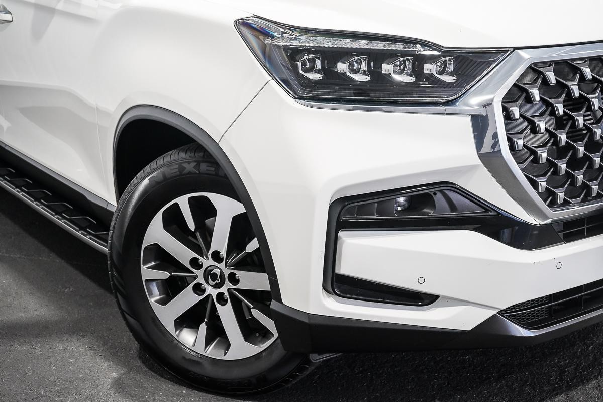 Ssangyong Rexton image 1