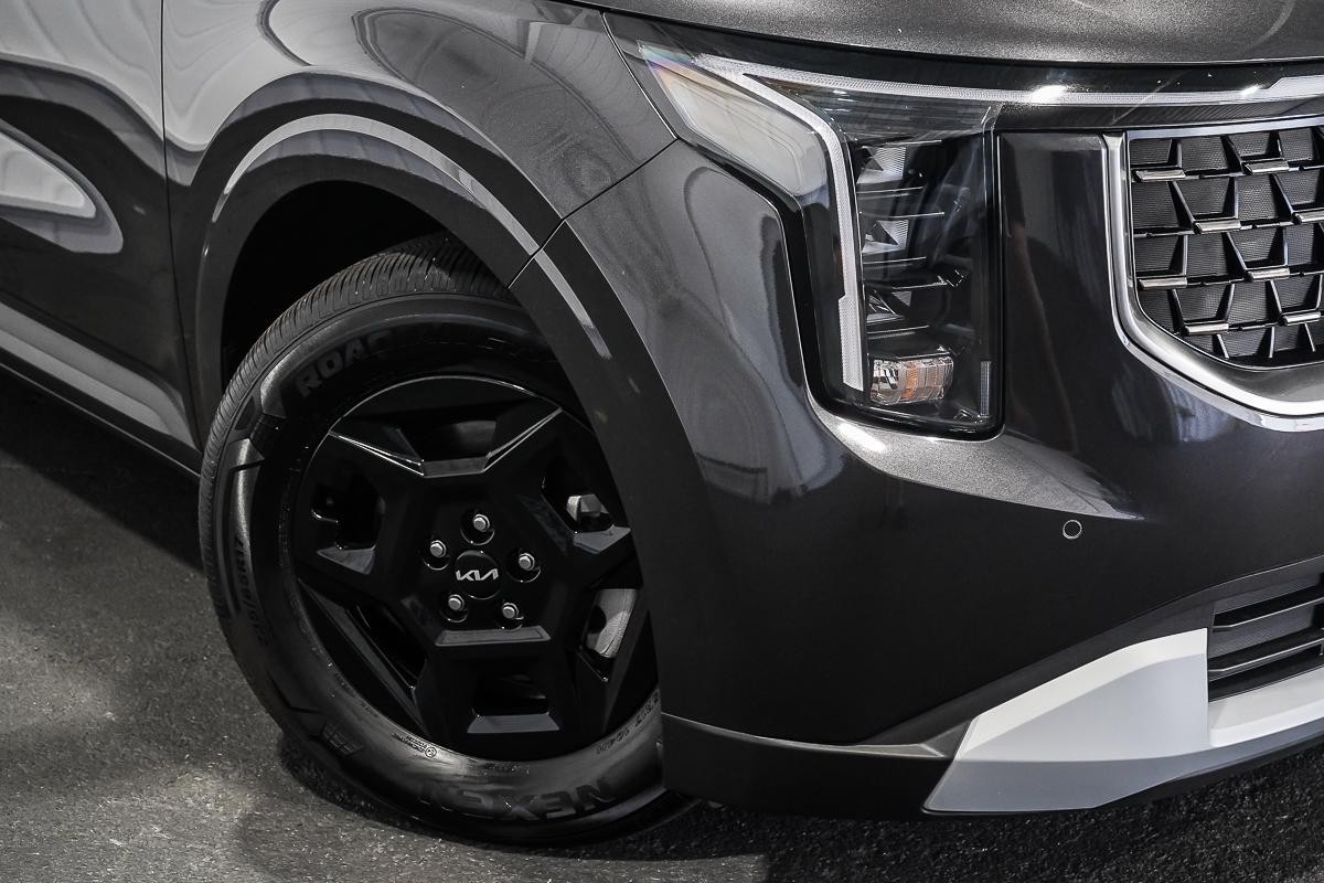 Kia Carnival image 2