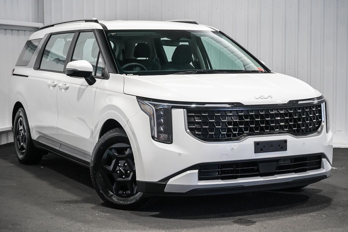 Kia Carnival image 1