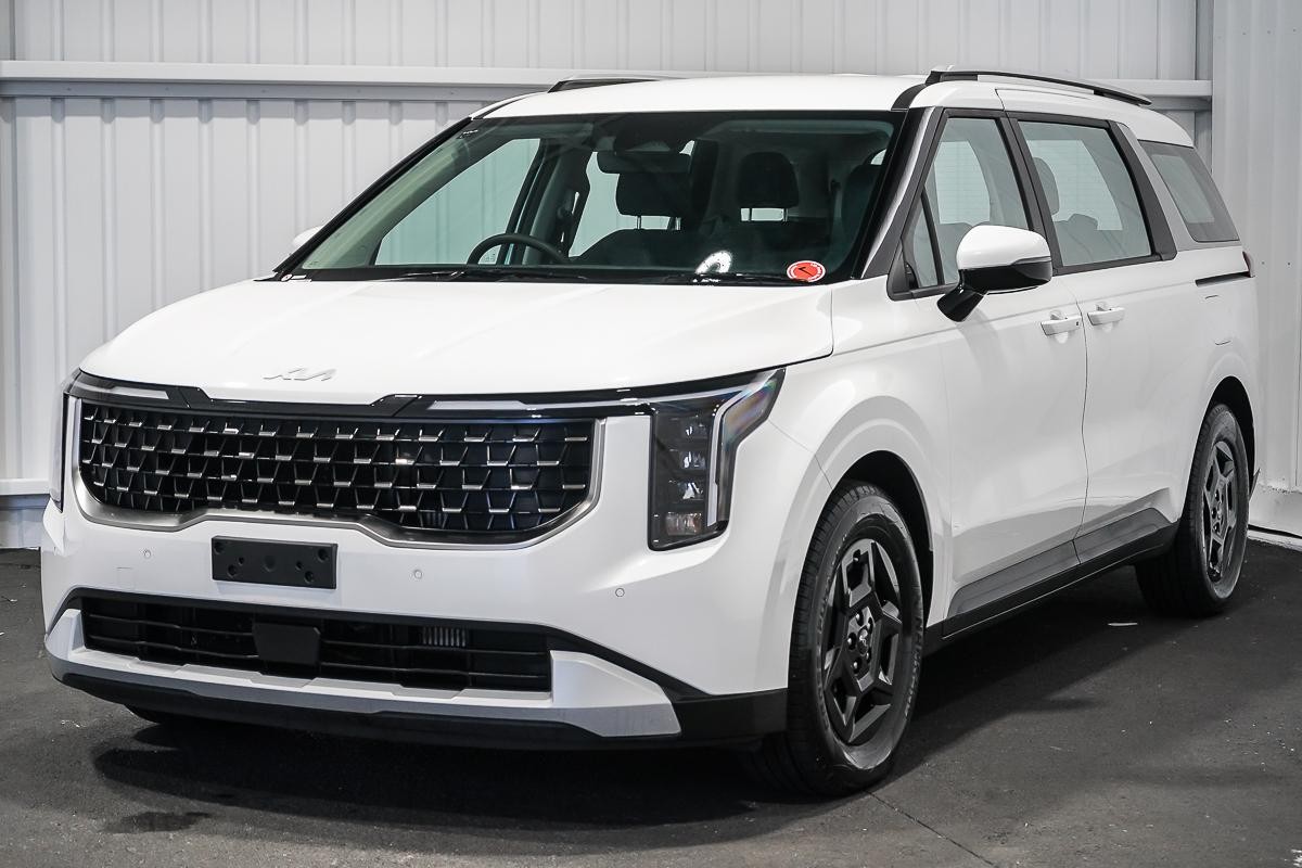 Kia Carnival image 4