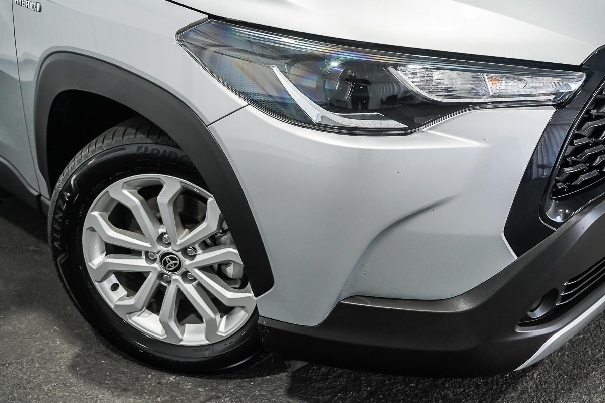 Toyota Corolla Cross image 2