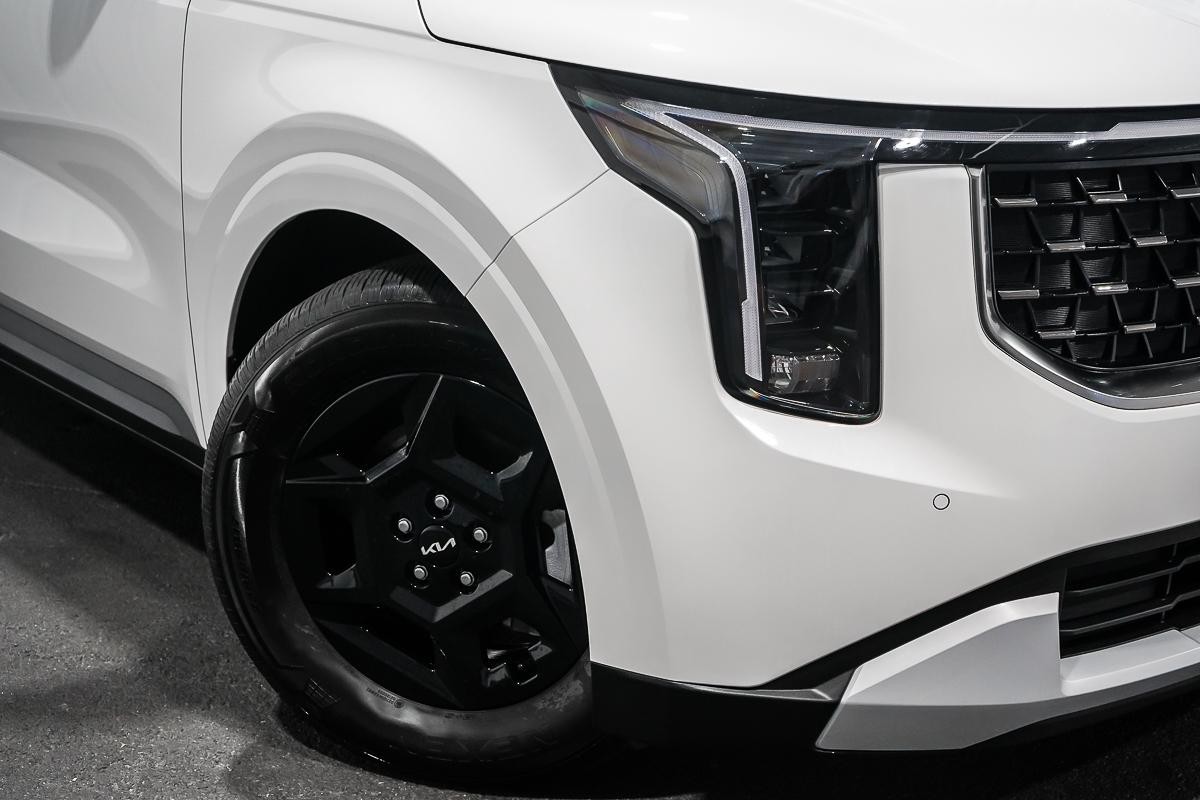 Kia Carnival image 2