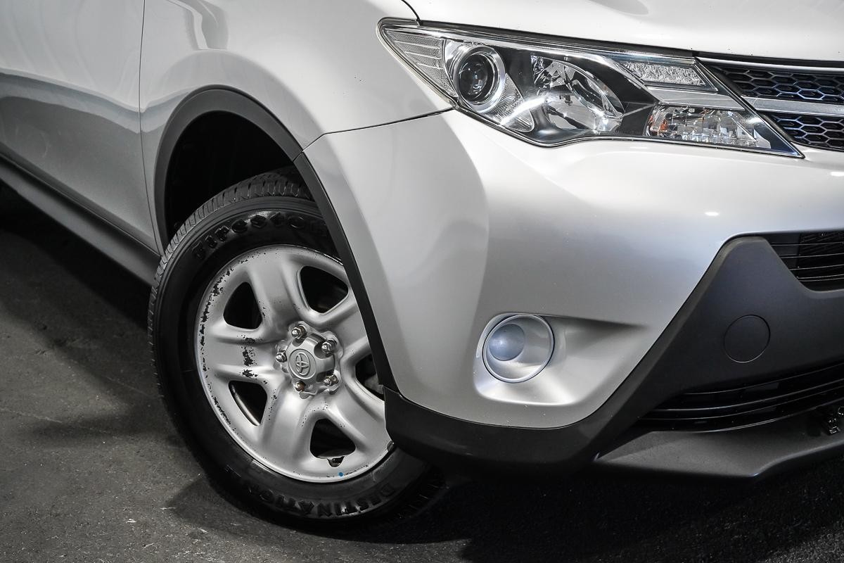 Toyota Rav4 image 2