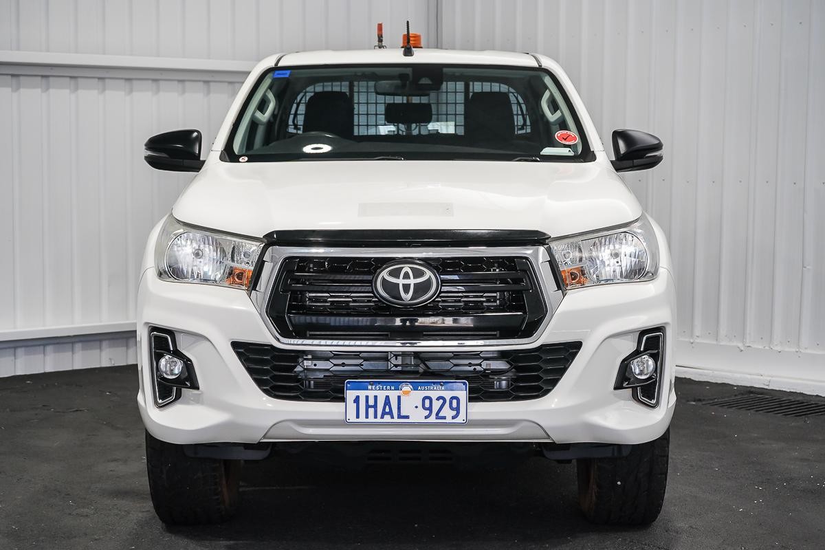 Toyota Hilux image 3