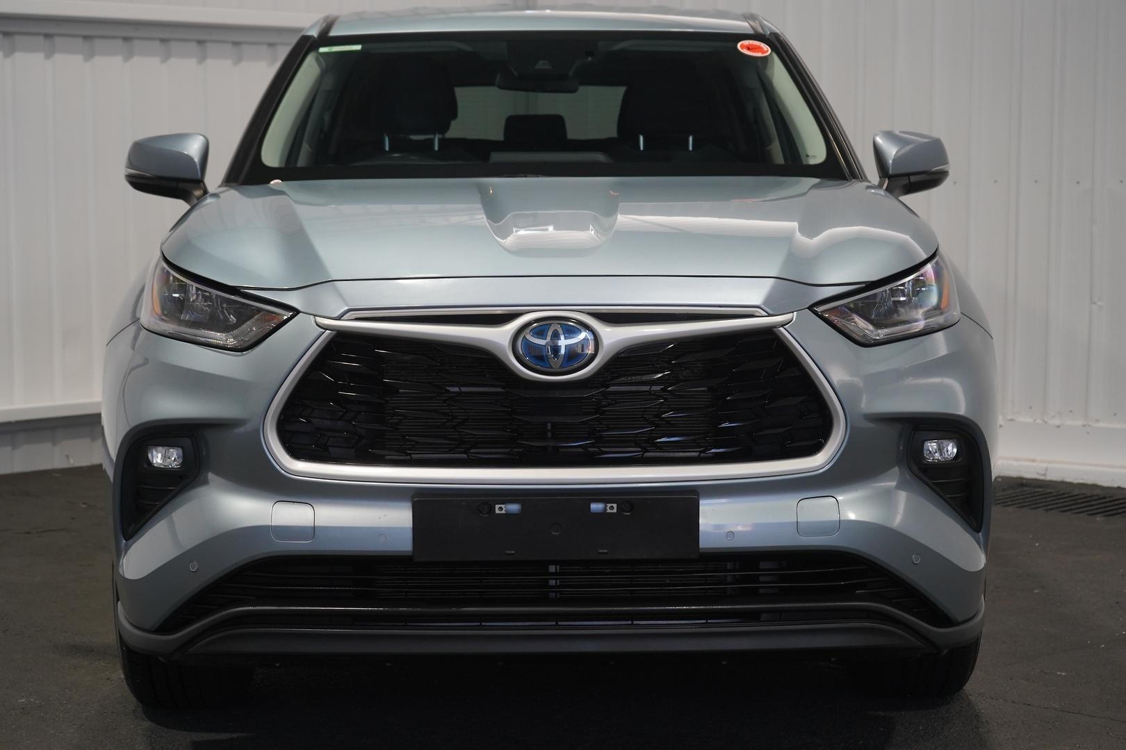 Toyota Kluger image 3