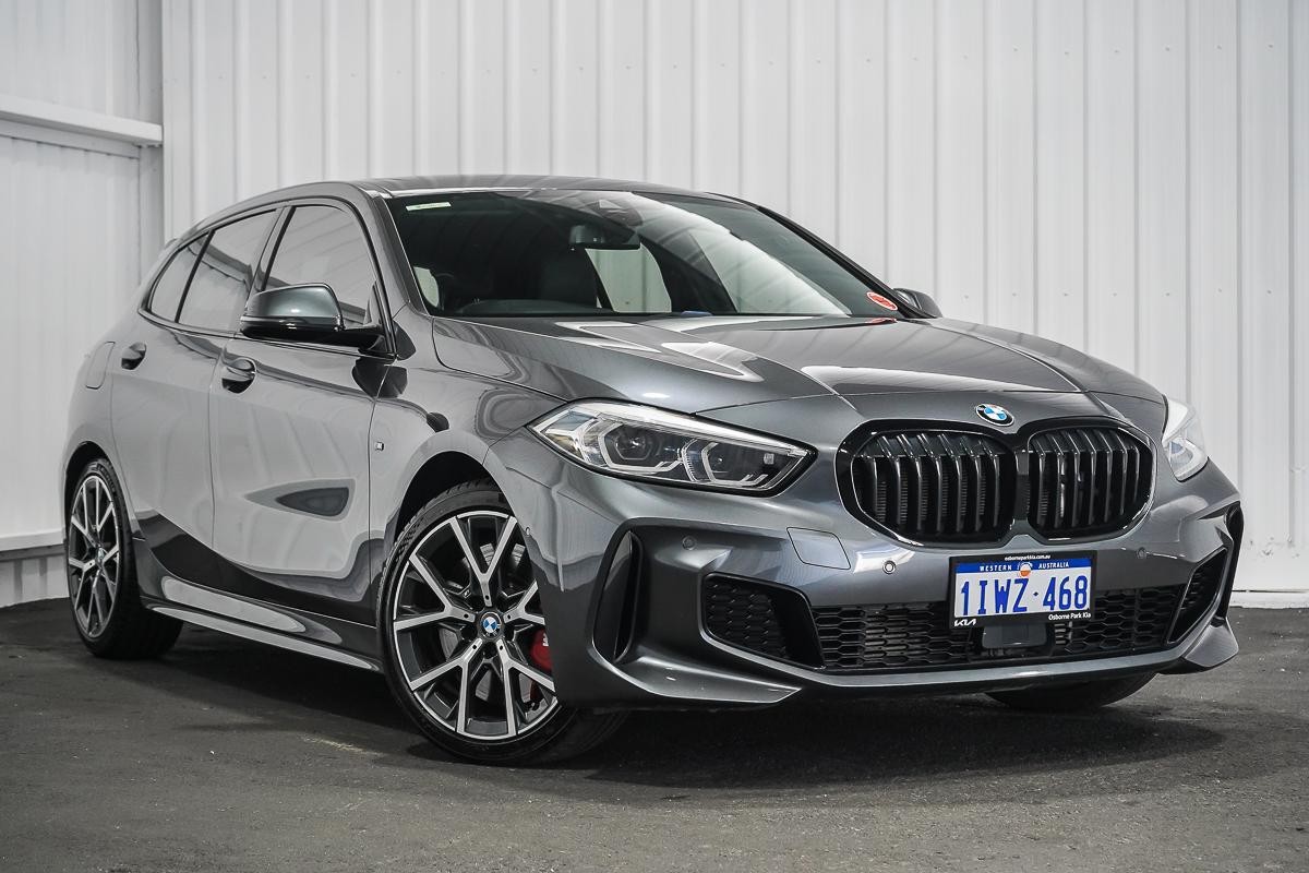 BMW 1 Series image 1