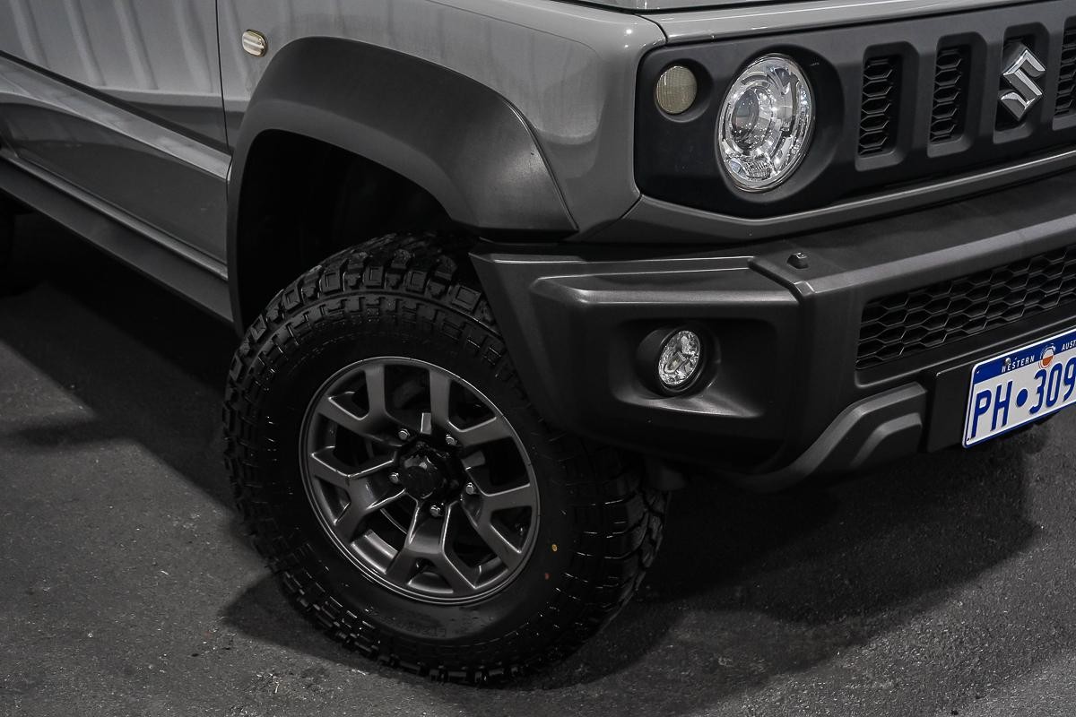 Suzuki Jimny image 2