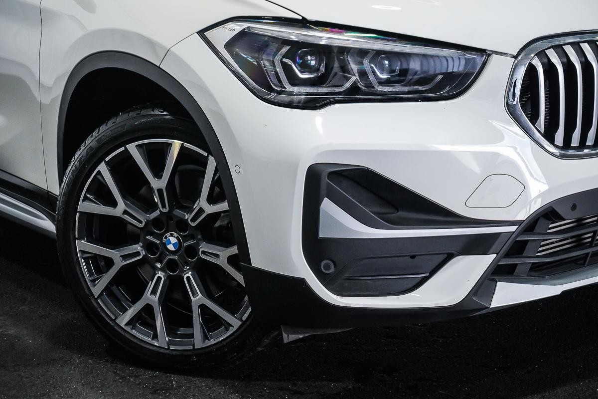 BMW X1 image 2