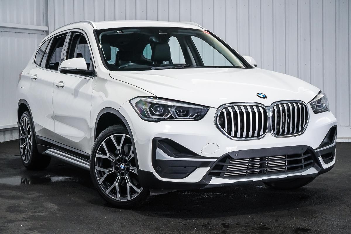 BMW X1 image 1
