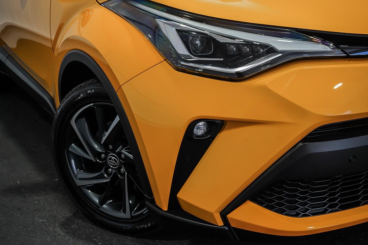 Toyota C-hr image 2