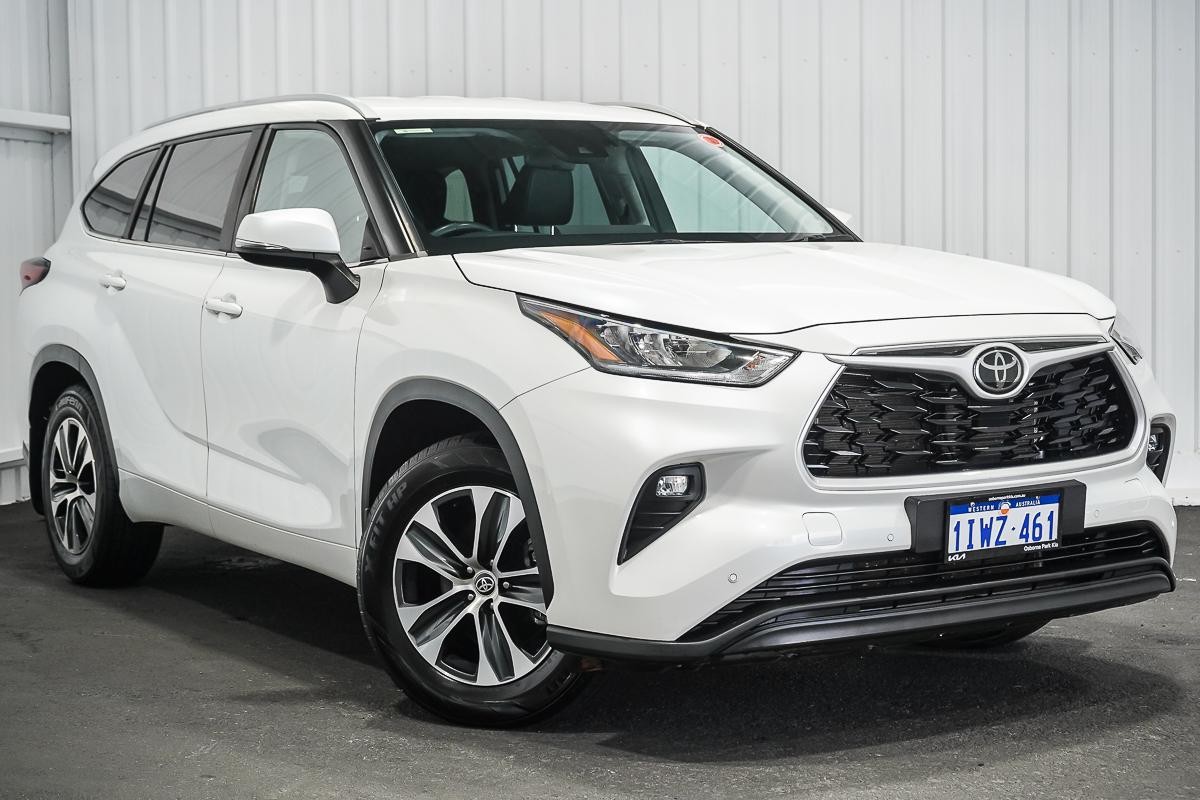 Toyota Kluger image 1