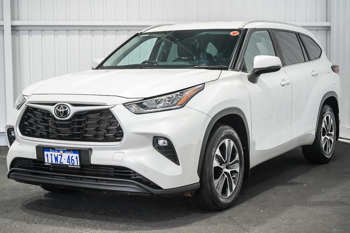 Toyota Kluger image 4