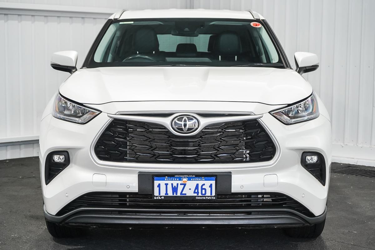 Toyota Kluger image 3