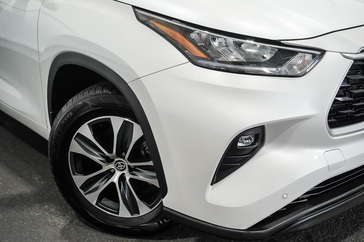 Toyota Kluger image 2