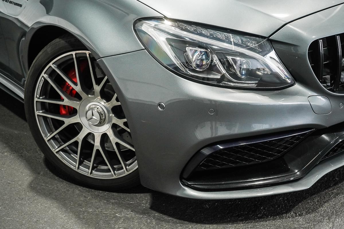 Mercedes Benz C-class image 2