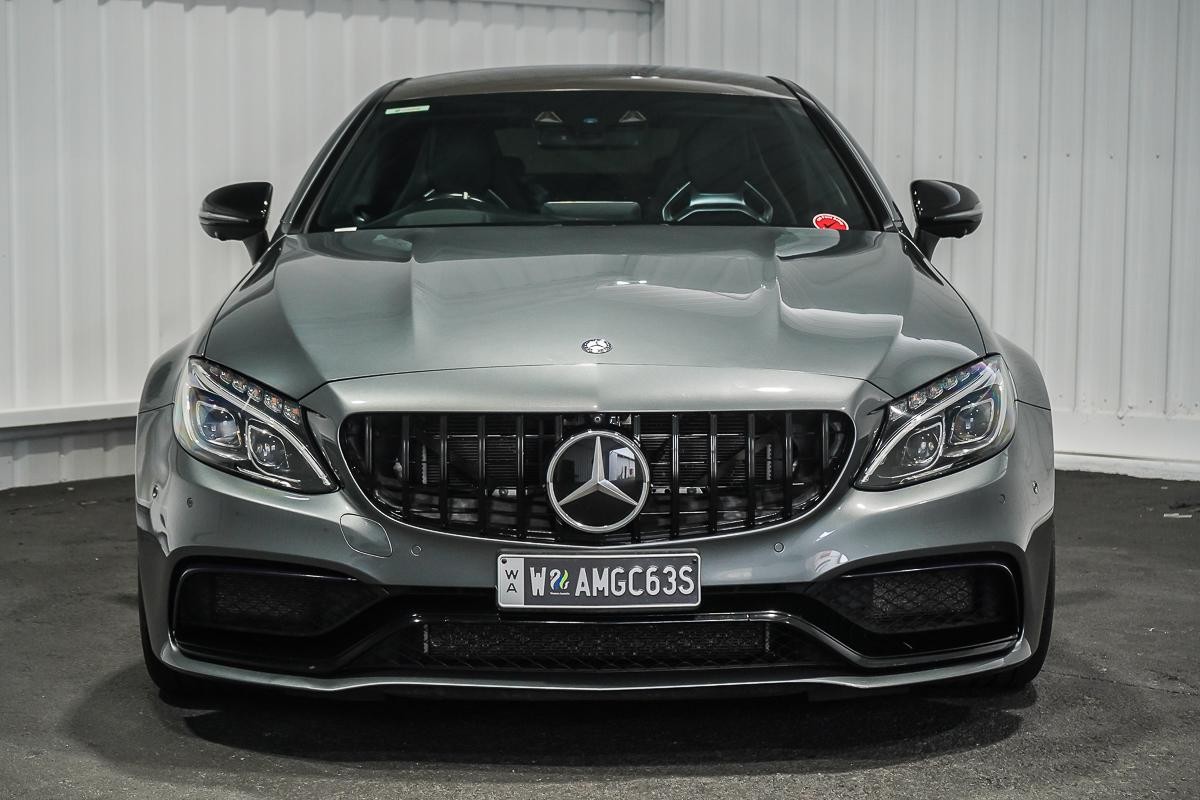 Mercedes Benz C-class image 3