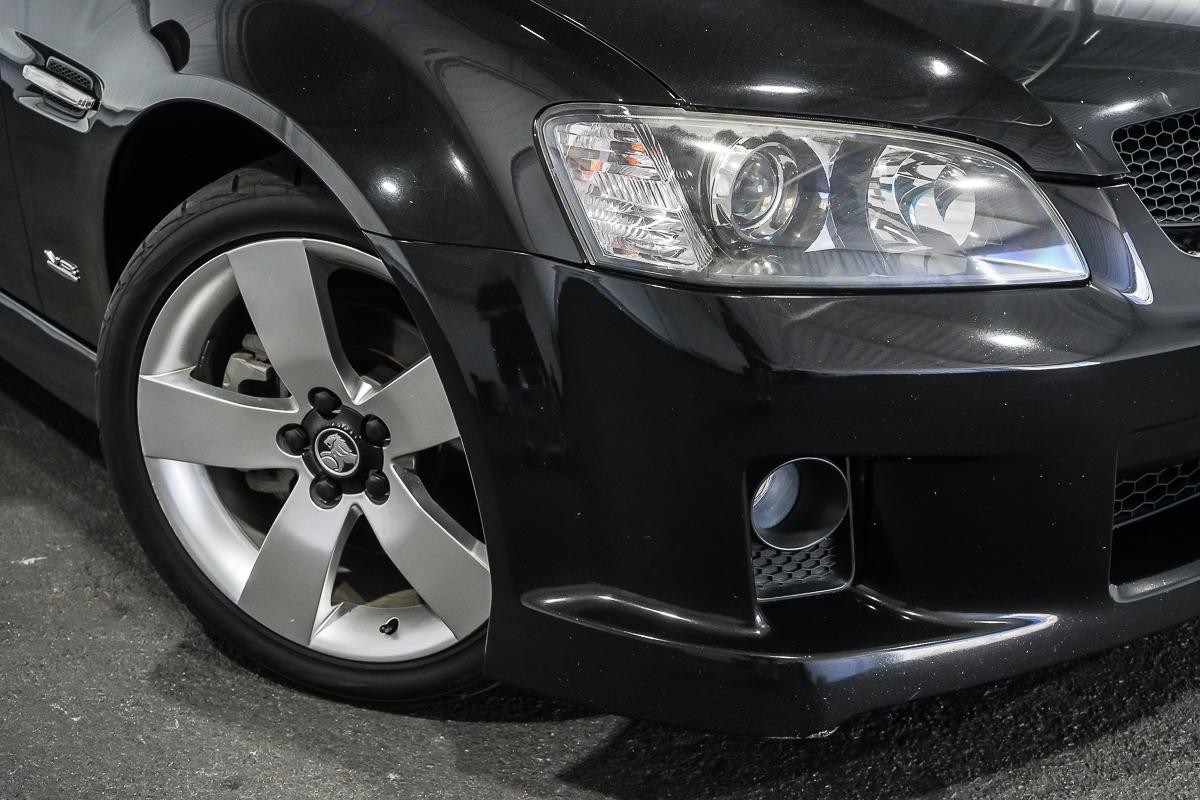 Holden Commodore image 2