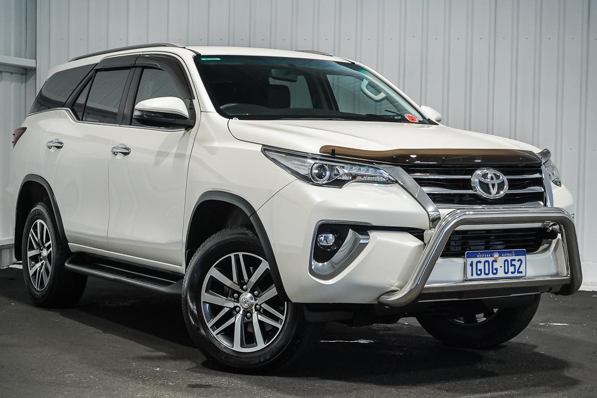 Toyota Fortuner image 1