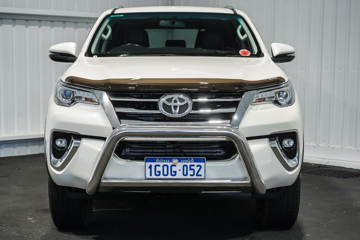 Toyota Fortuner image 3