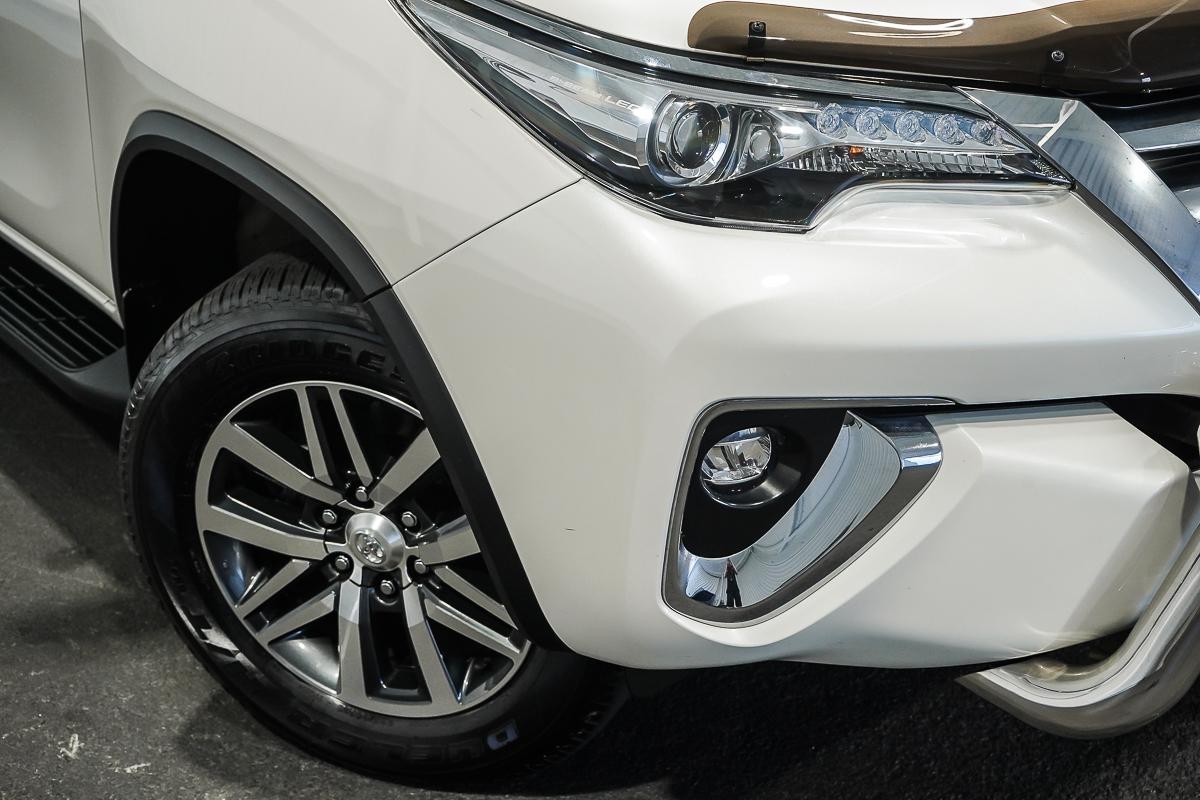 Toyota Fortuner image 2