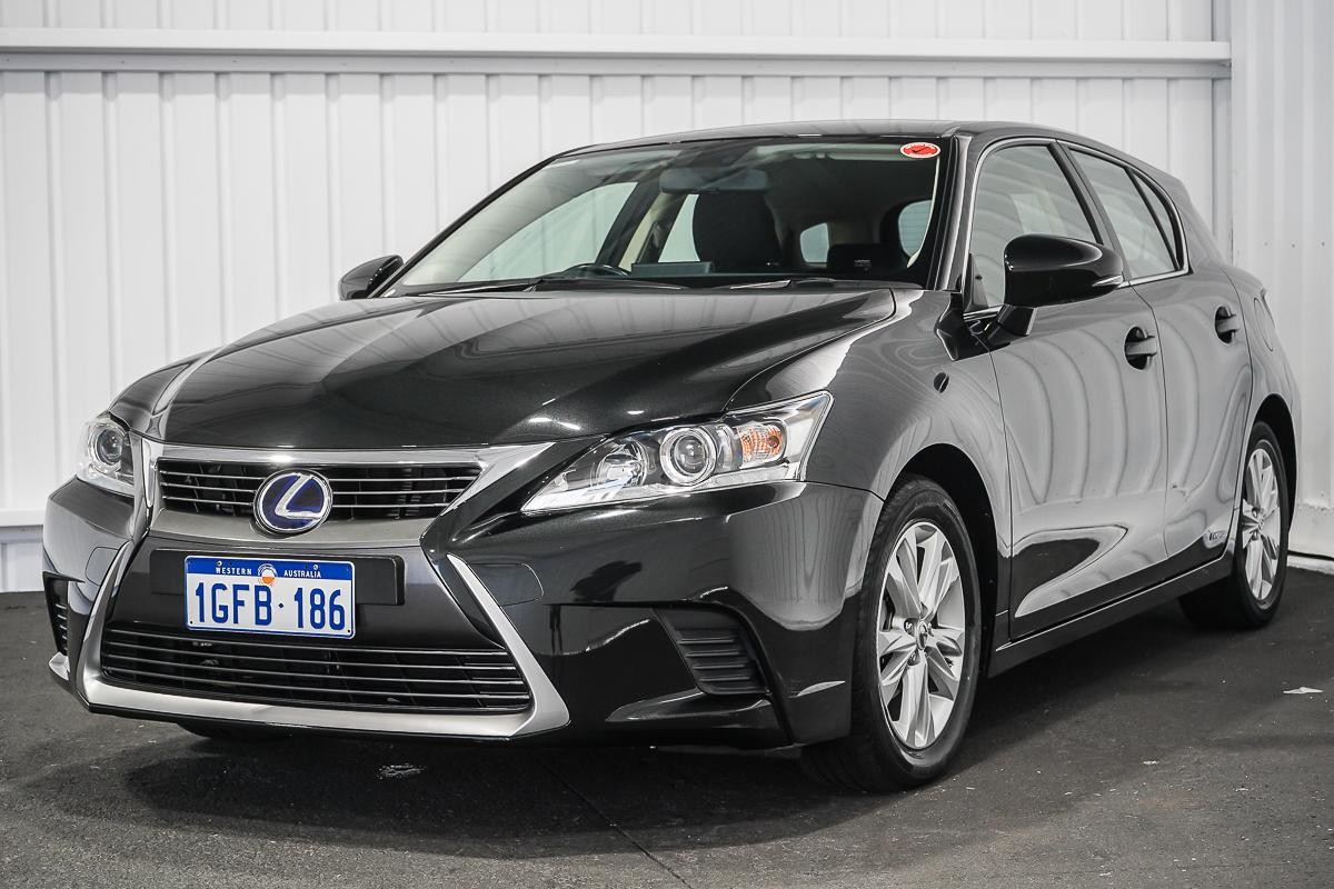 Lexus Ct image 4