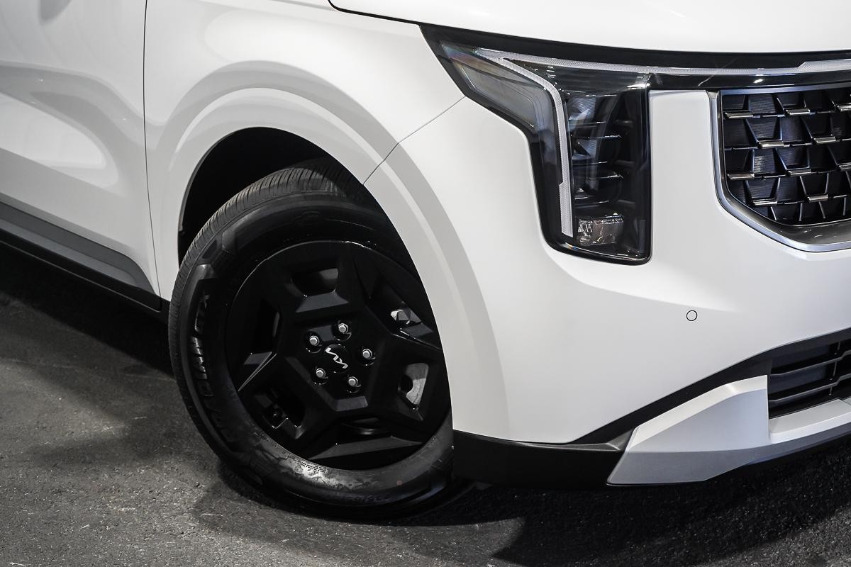 Kia Carnival image 2