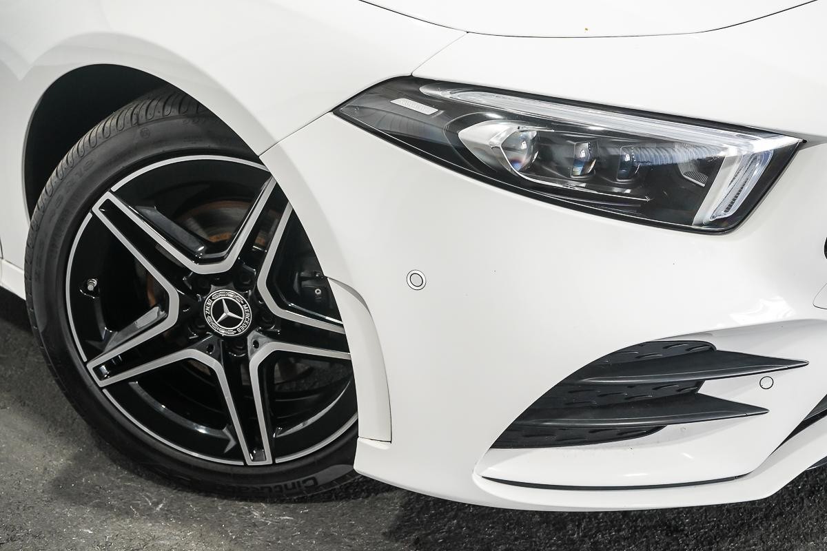 Mercedes Benz A-class image 2