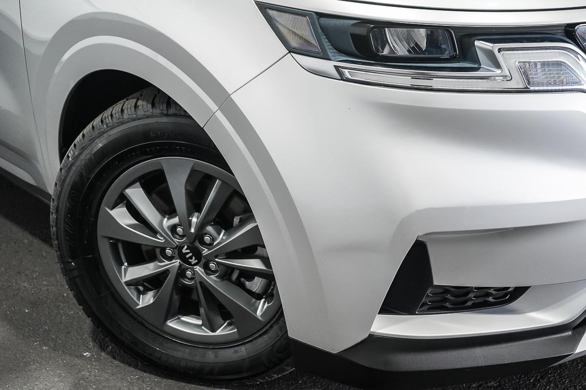 Kia Carnival image 2