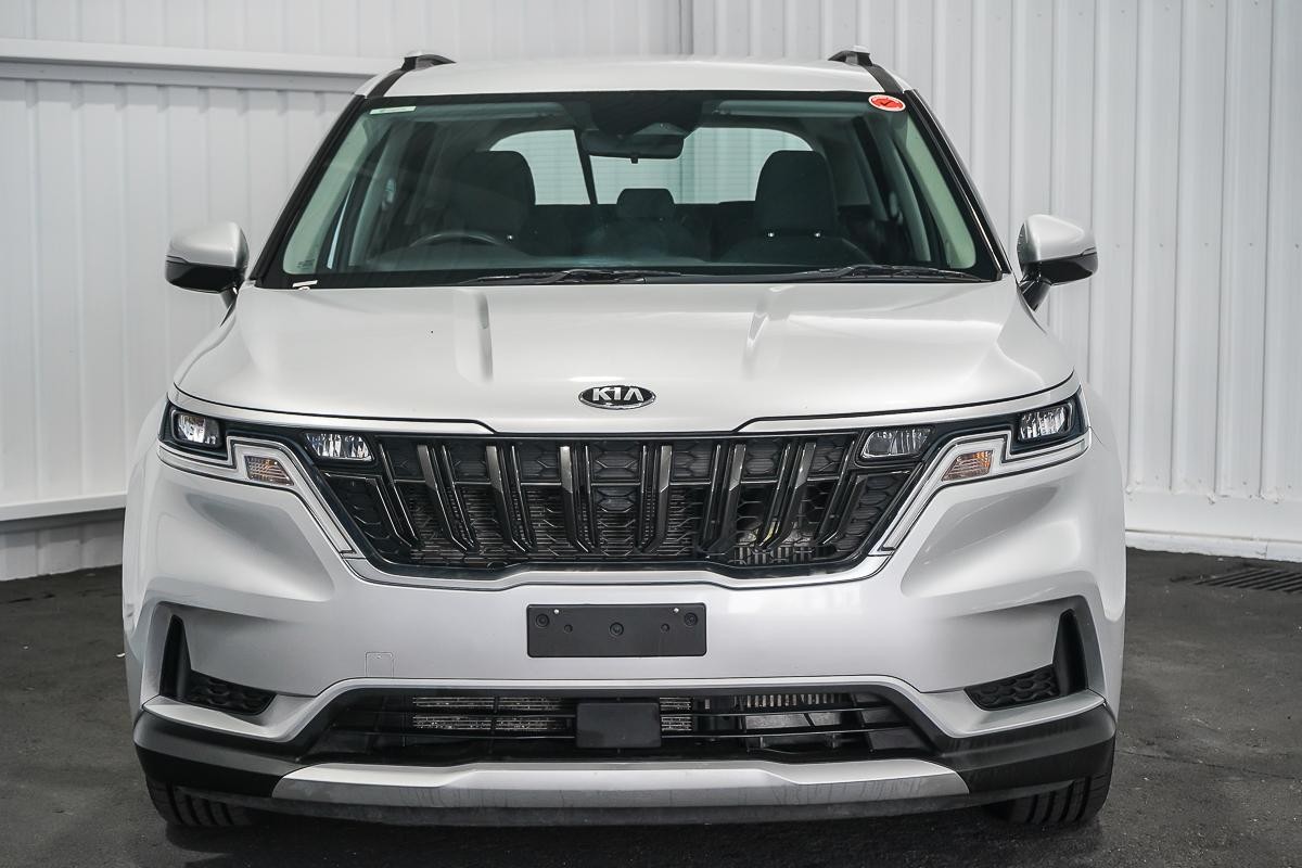 Kia Carnival image 3