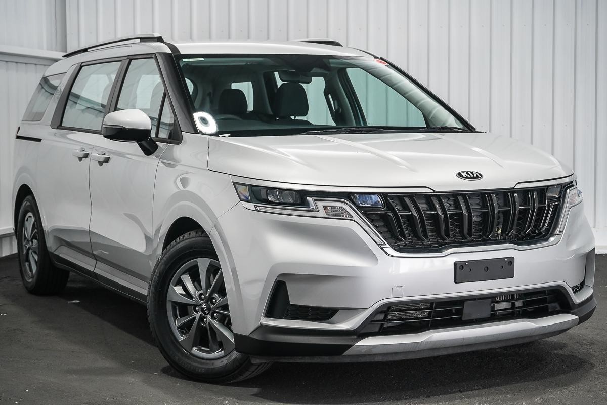 Kia Carnival image 1